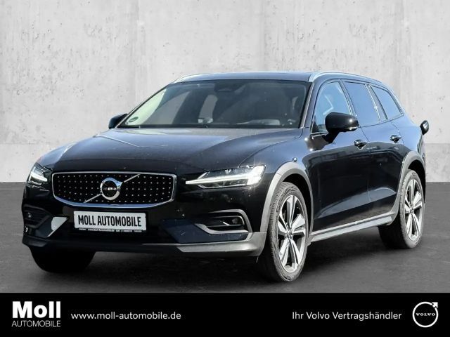 Volvo V60 Cross Country Cross Country Ultimate AWD B5 Benzin EU6d HUD Stan 2024 Benzine