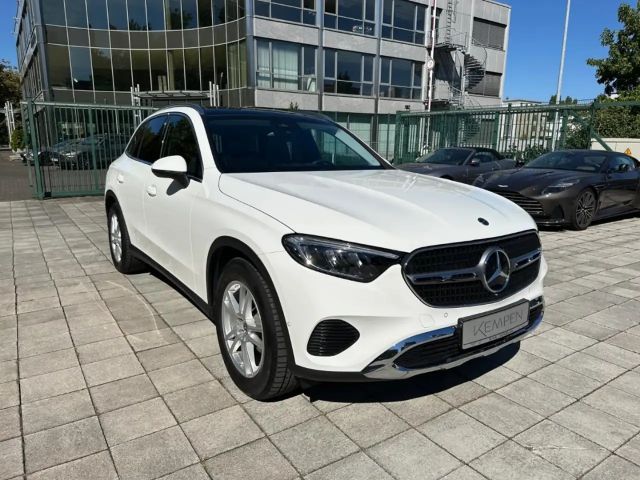 Mercedes-Benz GLC 200 4MATIC Avantgarde PANO AHK MBUX OLED 2024 Benzine