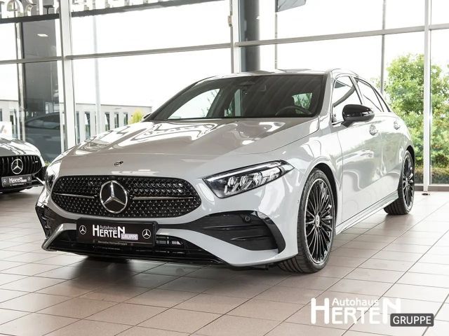 Mercedes-Benz A 200 Special Edition AMG+NIGHT+LED+R-KAMERA+SHZ 2025 Benzine