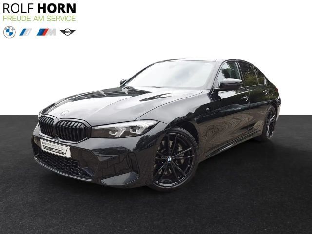 BMW 330 i M Sportpaket Navi AHK HiFi LED Klima RFK 2023 Benzine