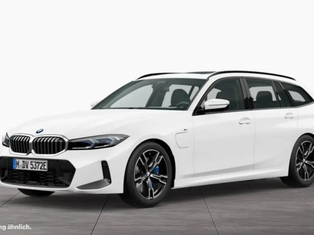 BMW 330 e xDrive Touring M Sportpaket Harman/Kardon Pano. 2025 Hybride / Benzine