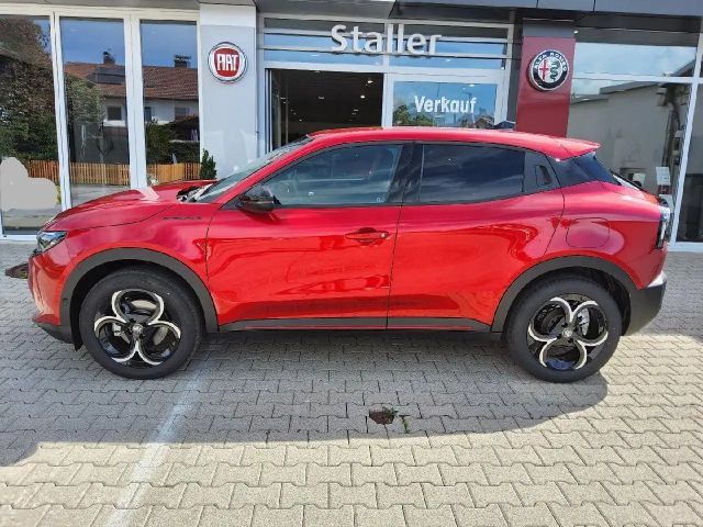 Alfa Romeo Junior Ibrida 1.2 VGT 48V-Hybrid 107 kW SPECIALE 2025 Benzine