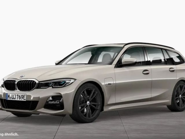 BMW 330 e xDrive Touring*M Sport*19"*LC Prof.*HUD*HiFi*Pan 2022 Hybride / Benzine