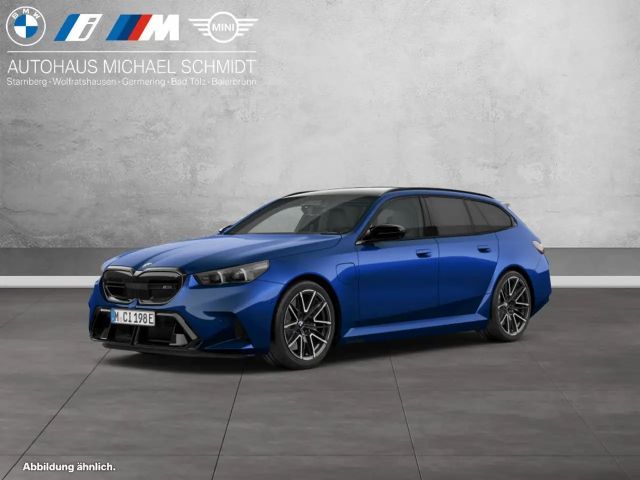 BMW M5 Touring 0,5% Verst. M Drivers P. DAB LED Pano 2026 Hybride / Benzine
