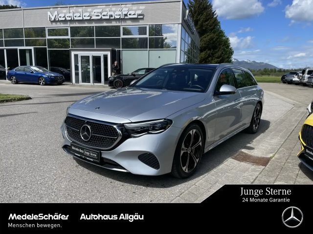 Mercedes-Benz E 300 E 300 T de 4M Avantgarde Superscreen Pano NP90 LED 2024 Hybride / Diesel