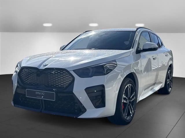 BMW iX2 xDrive30 M Sportpaket DAB LED Komfortzg. 2026 Elektrisch