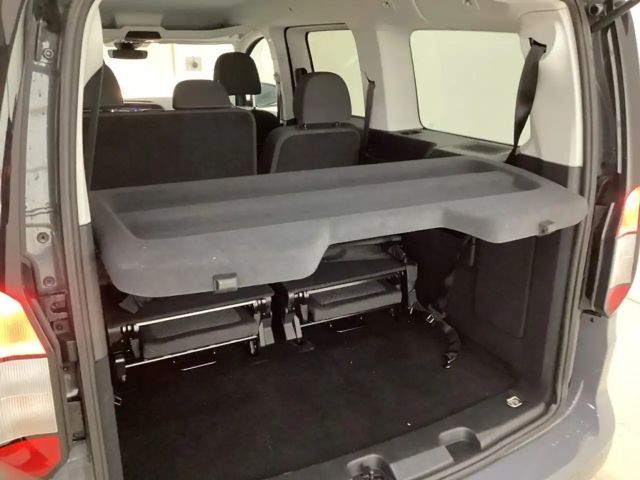 Ford Grand Tourneo