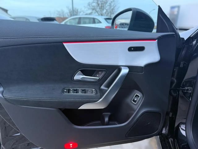 Mercedes-Benz CLA 220