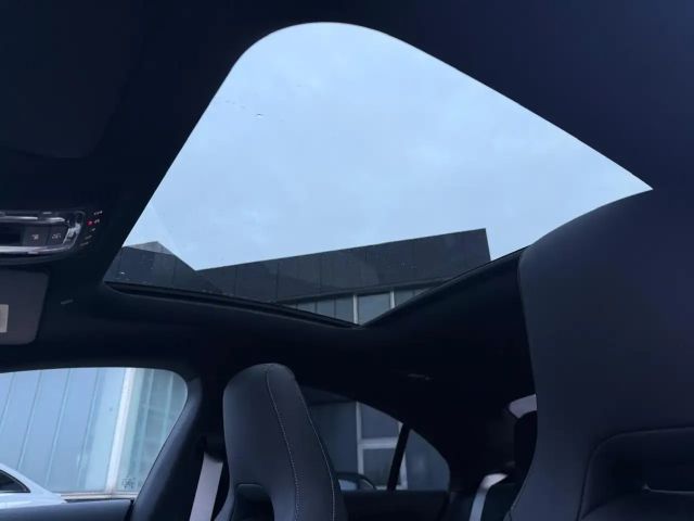 Mercedes-Benz CLA 220