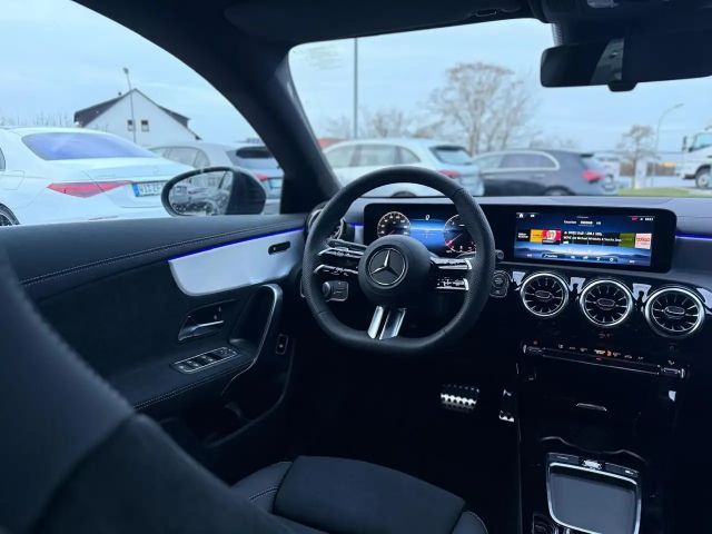 Mercedes-Benz CLA 220