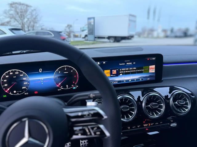 Mercedes-Benz CLA 220