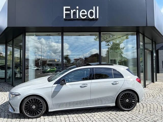 Mercedes-Benz A 200 AMG Special Edition, Pano, Multi., Keyless 2025 Benzine