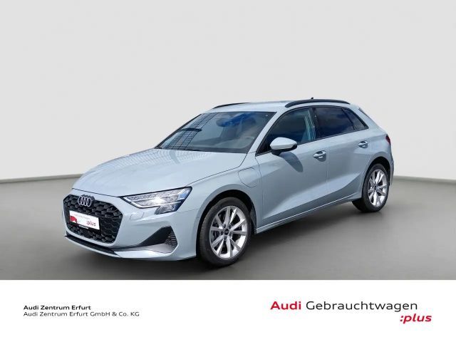 Audi A3 TFSI e S tronic Navi LED ACC Kamera 2025 Hybride / Benzine