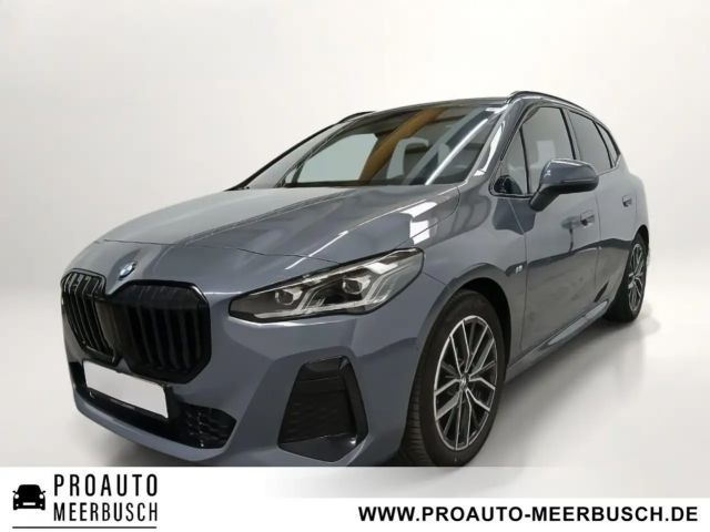 BMW 218 i Active Tourer M Sport MASSAGE/AHK/PANO/MMRY 2025 Benzine