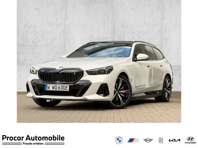BMW i5 eDrive40 M Sport HUD PANO ACC RFK NAVI LED 2026 Elektrisch