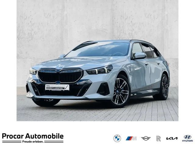 BMW 550 e xDrive M Sport Pro DA Prof PA+ HuD H/K 19" LMR 2025 Hybride / Benzine