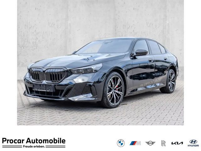 BMW 550 e xDrive MSport HUD PANO ACC AHK 360°KAM LM 2026 Hybride / Benzine