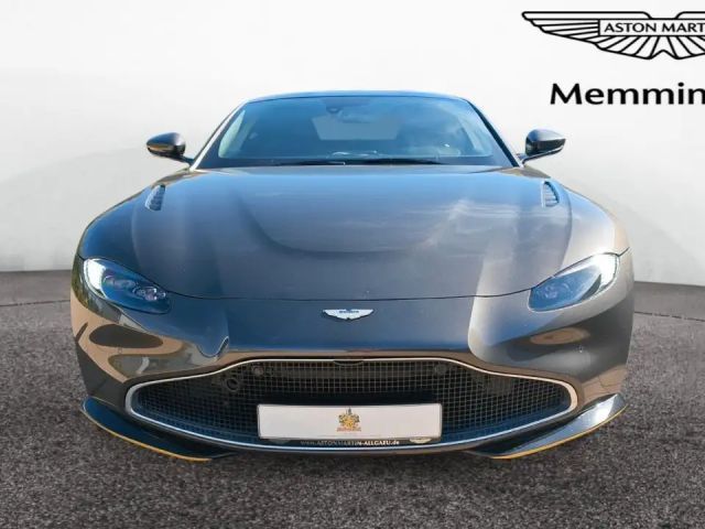 Aston Martin V8