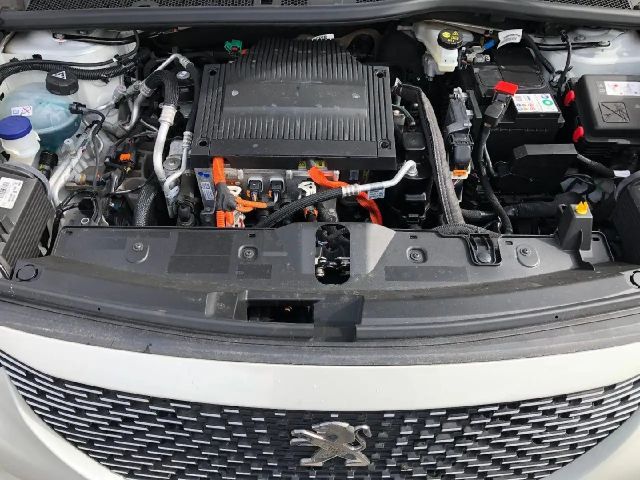 Peugeot e-2008