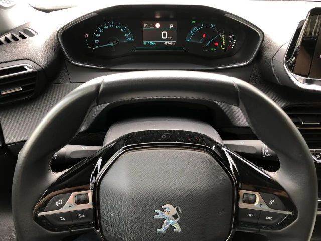 Peugeot e-2008