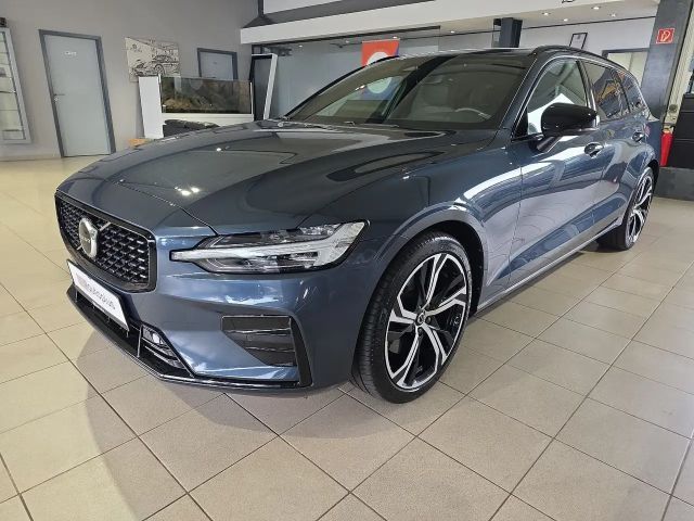 Volvo V60 B4 Plus Dark ACC AHK 19Zoll H/K Sportsitze 2023 Benzine