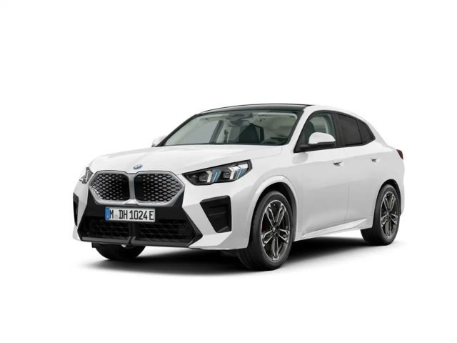 BMW X2 xDrive 30 Sportpaket AD AHK-klappbar AHK El. Panod 2026 Elektrisch