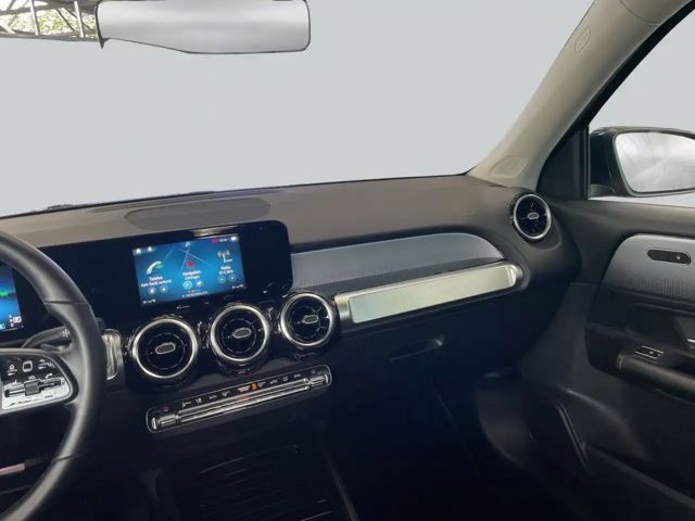 Mercedes-Benz GLB 220