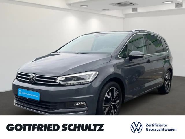 Volkswagen Touran HIGHLINE TSI DSG AHK NAVI EINPARKHILFE CARPLAY 2023 Benzine