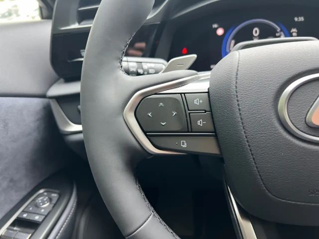 Lexus RZ