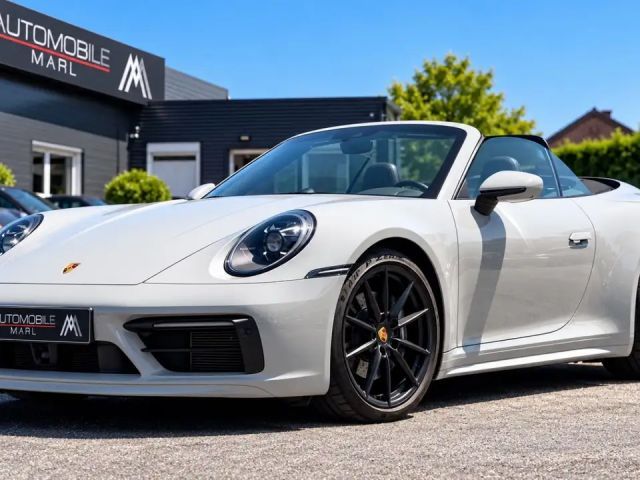 Porsche 992