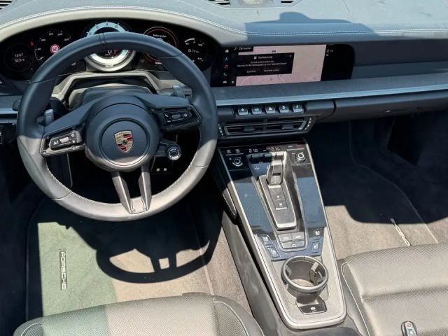 Porsche 992