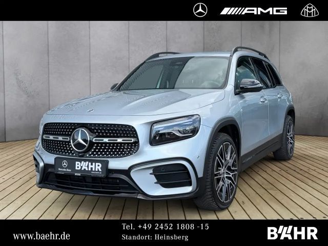 Mercedes-Benz GLB 200 AMG+Night/MBUX/LED/AHK/Totwinkel/LMR-20" AMG Line Navi/Keyless-Go/Keyless-Go Komfort Paket/Styling/Autom./Klima/Sitzhzg. 2026 Benzine
