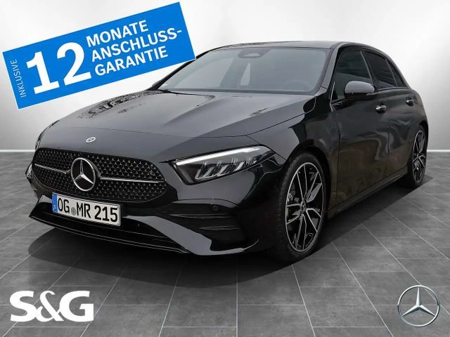 Mercedes-Benz A 200 AMG MBUX+LED+AHK+Pano+RüKam+Standhz+Distro 2026 Benzine