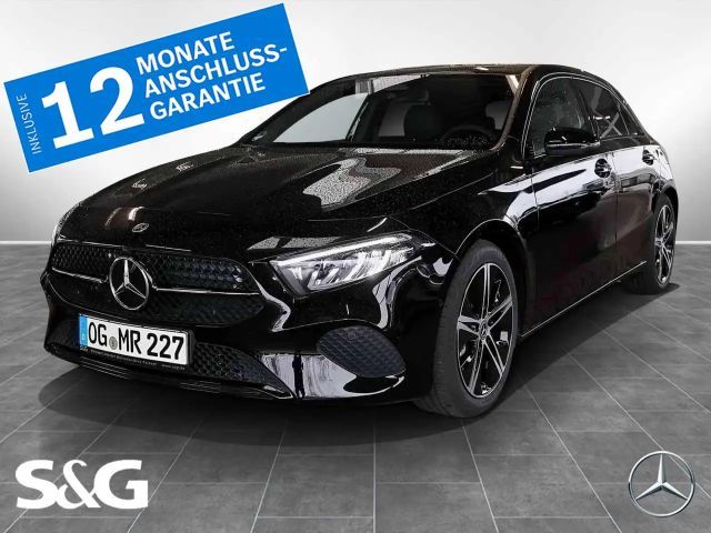 Mercedes-Benz A 200 Progressive MBUX+RüKam+LED+Pano+Night+18LM 2026 Benzine