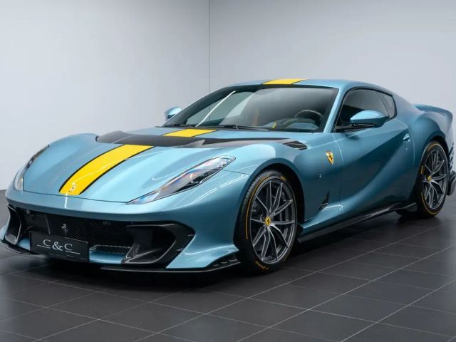 Ferrari 812 Competizione ATELIER/LIFT/CARBON/PDIS/JBL/ 2023 Benzine