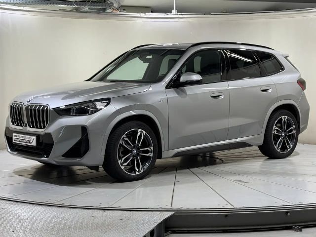 BMW X1 xDrive23i M Sportpaket AHK ACC 360 HUD HK 2023 Benzine