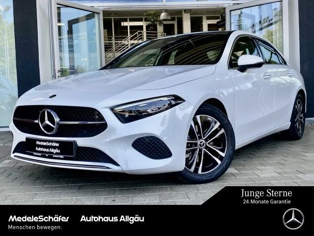 Mercedes-Benz A 200 A 200 Lim Progressive Pano MultiLED Kamera Keyle 2026 Benzine