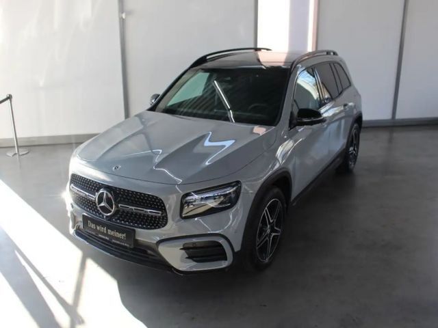 Mercedes-Benz GLB 200 AMG MULTIBEAM LED Panorama AHK Night 360 2025 Benzine
