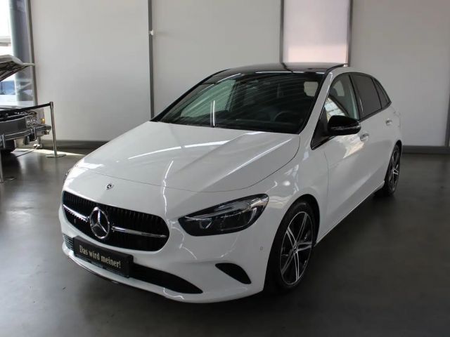 Mercedes-Benz B 200 Progressive Panorama LED EASYPACK DISTRONI 2025 Benzine