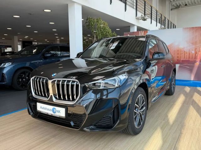 BMW X1 sDrive18i M Sport Pano Keyless Kamera LED AHK 2026 Benzine