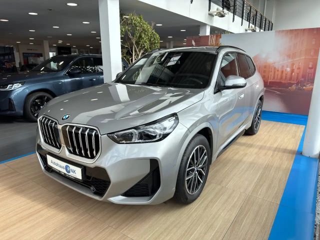BMW X1 sDrive18i M Sport Pano Keyless Kamera LED AHK 2026 Benzine