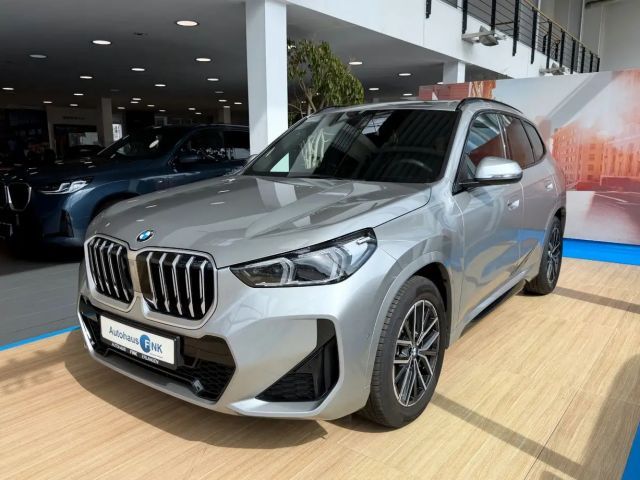 BMW X1 sDrive18i M Sport Pano Keyless Kamera LED AHK 2026 Benzine