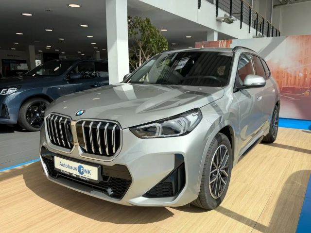 BMW X1 sDrive18i M Sport Pano Keyless Kamera LED AHK 2026 Benzine