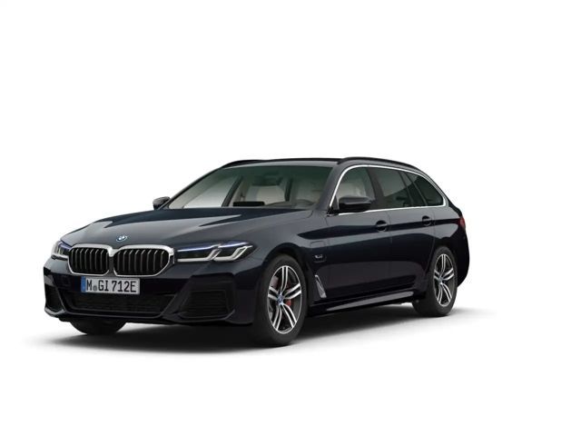BMW 530 E XDRIVE A Sportpaket HUD Luftfederung Navi Leder 2023 Hybride / Benzine