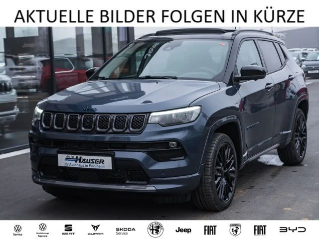 Jeep Compass PHEV S 4xe PANO WINTER TECH NAVI KAMERA PARK LED S 2022 Hybride / Benzine