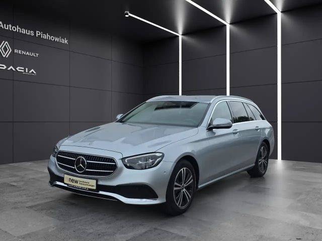 Mercedes-Benz E 300 d Avantgarde 4Matic T-Modell Navi Rückfahrkamera Allrad Sitzheizung 2023 Diesel