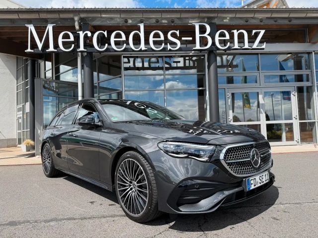 Mercedes-Benz E 220 d T AMG Pano+AHK+360°+Distr+Digital+20" 2026 Diesel