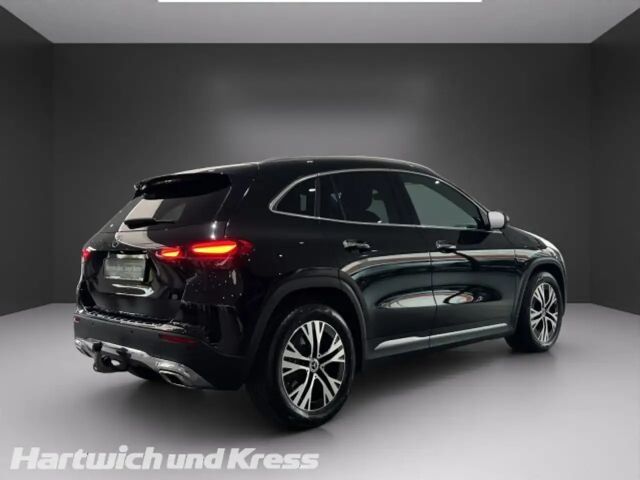 Mercedes-Benz GLA 220