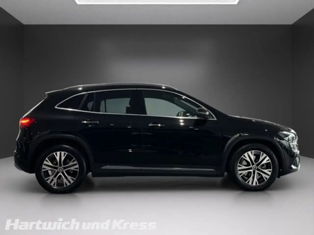 Mercedes-Benz GLA 220