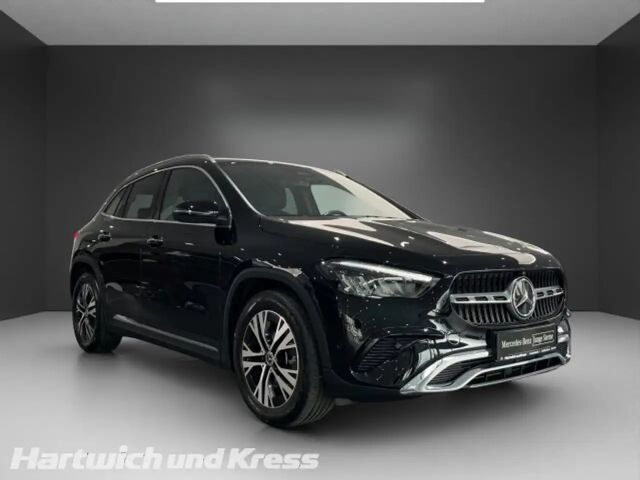 Mercedes-Benz GLA 220